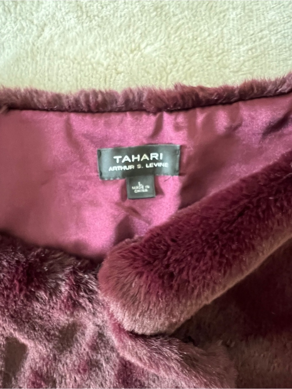 Tahari Arthur S. Levine Women's Burgundy Faux Fur Cape